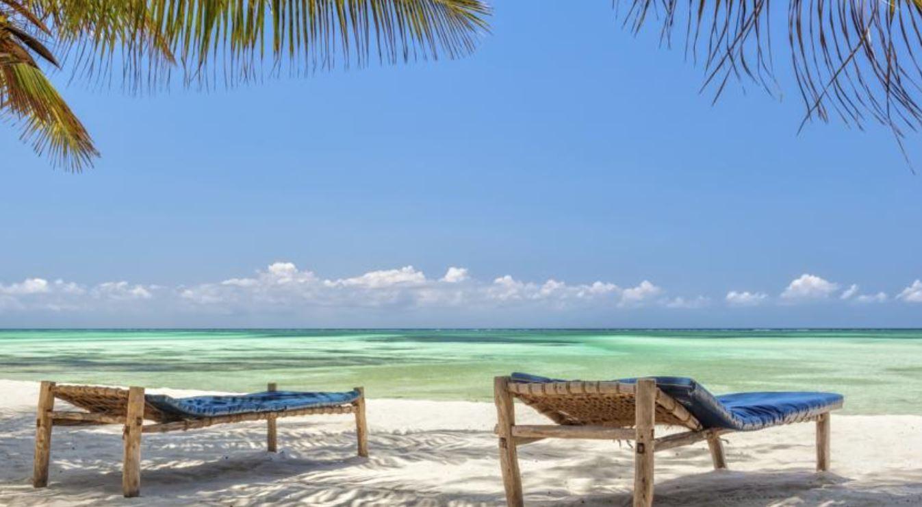 Zanbluu Beach Hotel Кивенгва Экстерьер фото