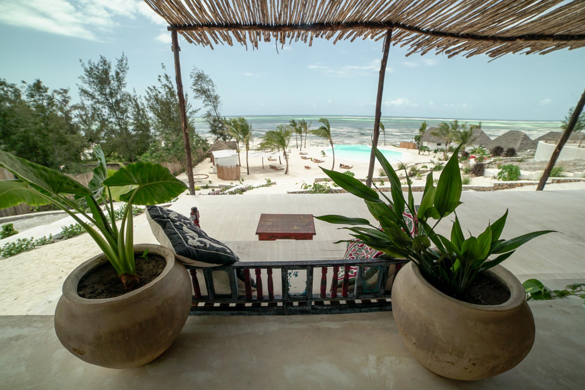 Zanbluu Beach Hotel Кивенгва Экстерьер фото